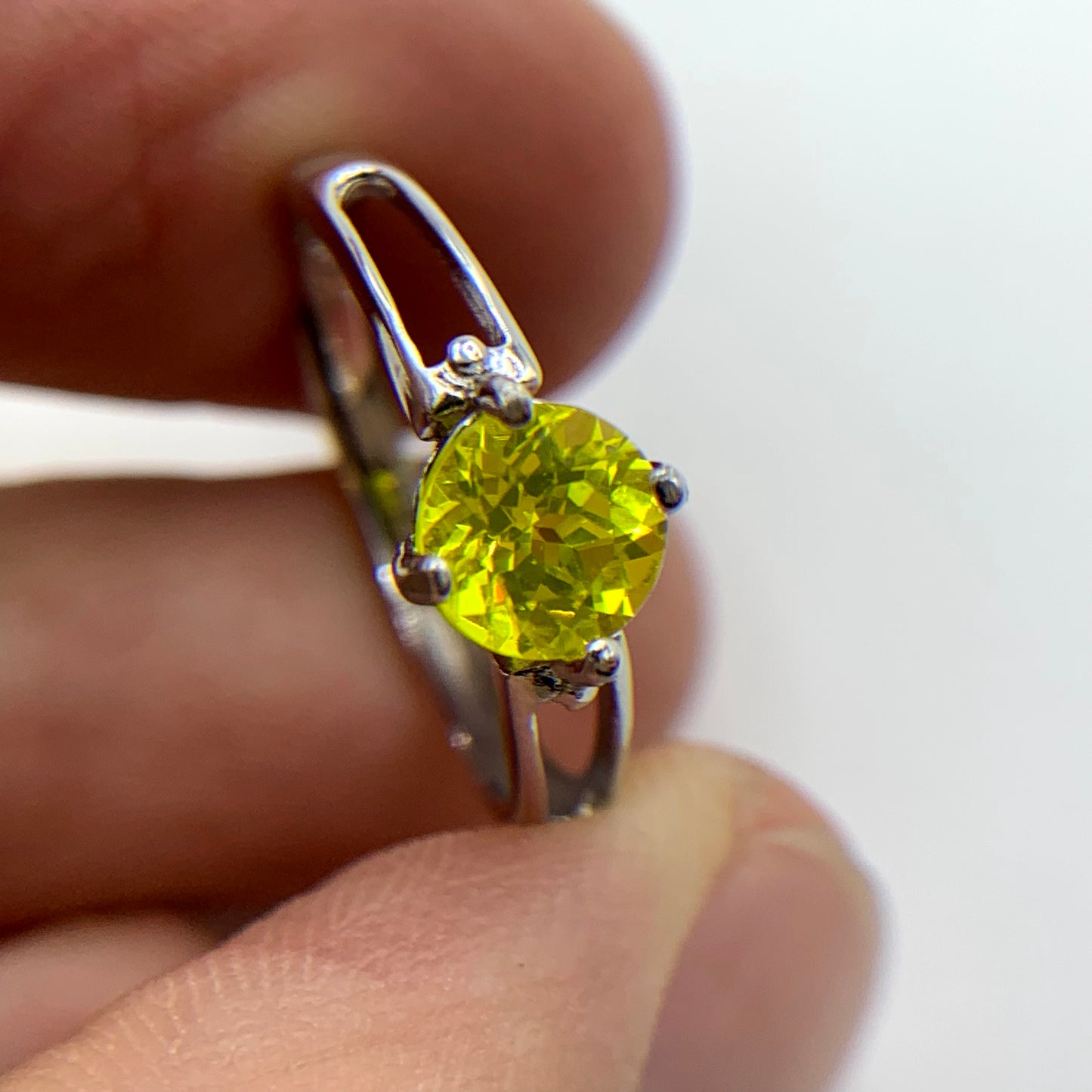 0.7CT GAGG 925 Silver Ring