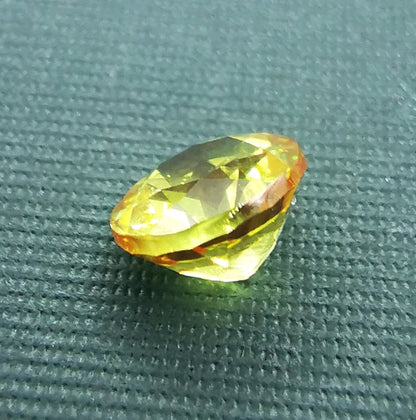 1.3CT Cr(3+)YAG Christmas Gem