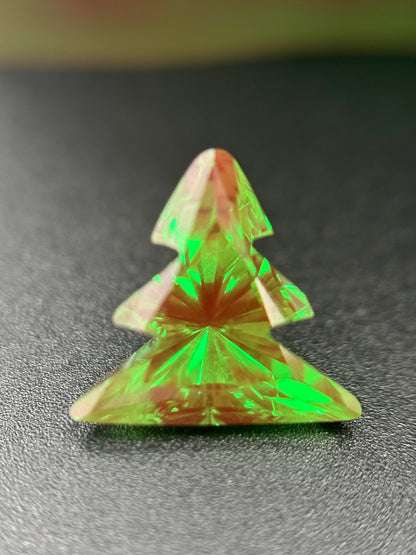 7.8CT Cr(3+)YAG Christmas Tree Gem